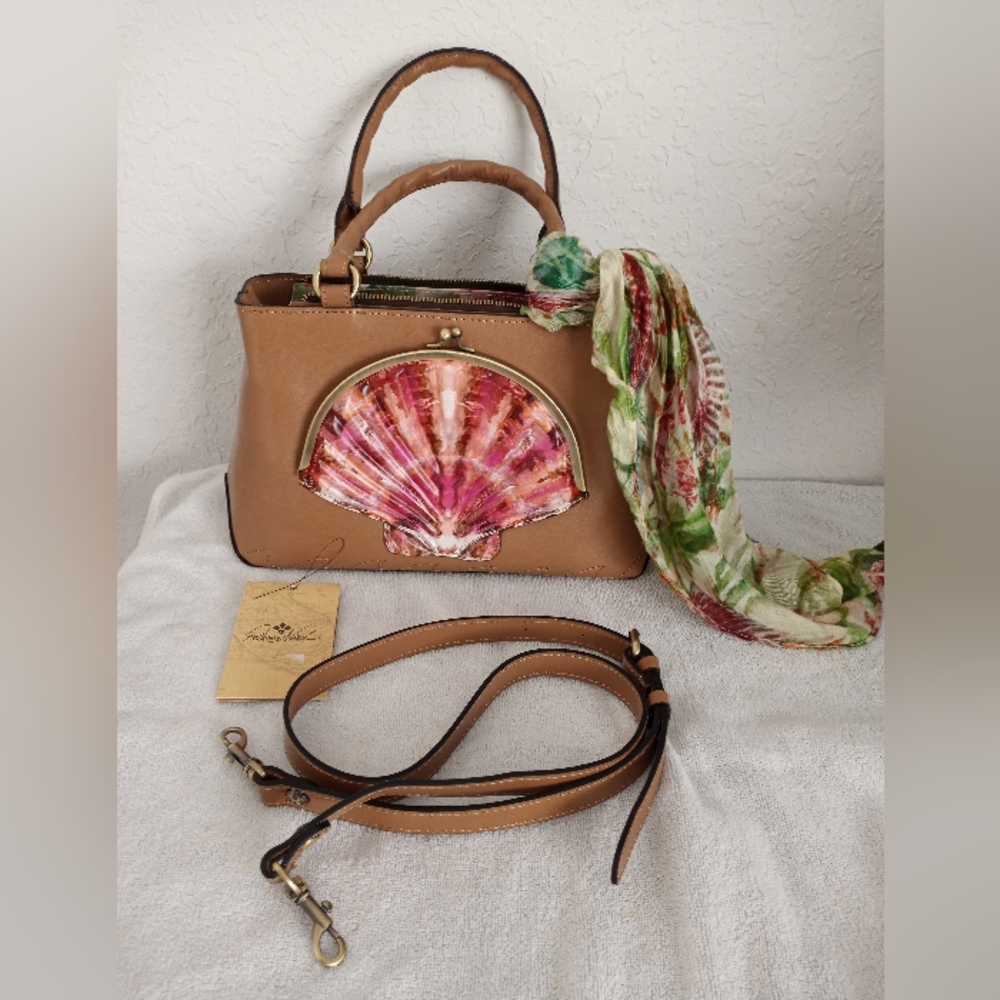 Patricia Nash Angela Seashell Satchel EUC